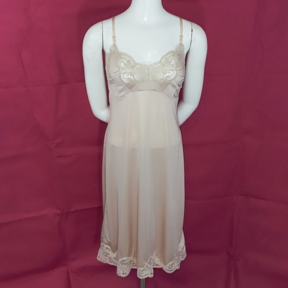 Lace Trim Wonder Maid Vintage Solid Beige Slip 34